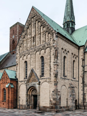 Afbeelding met de historische Kathedraal Van Ribe In Denemarken